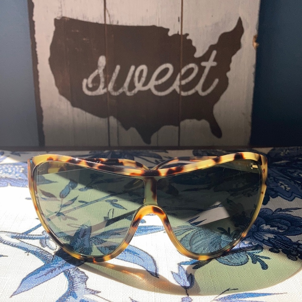 PRADA SUNGLASSES